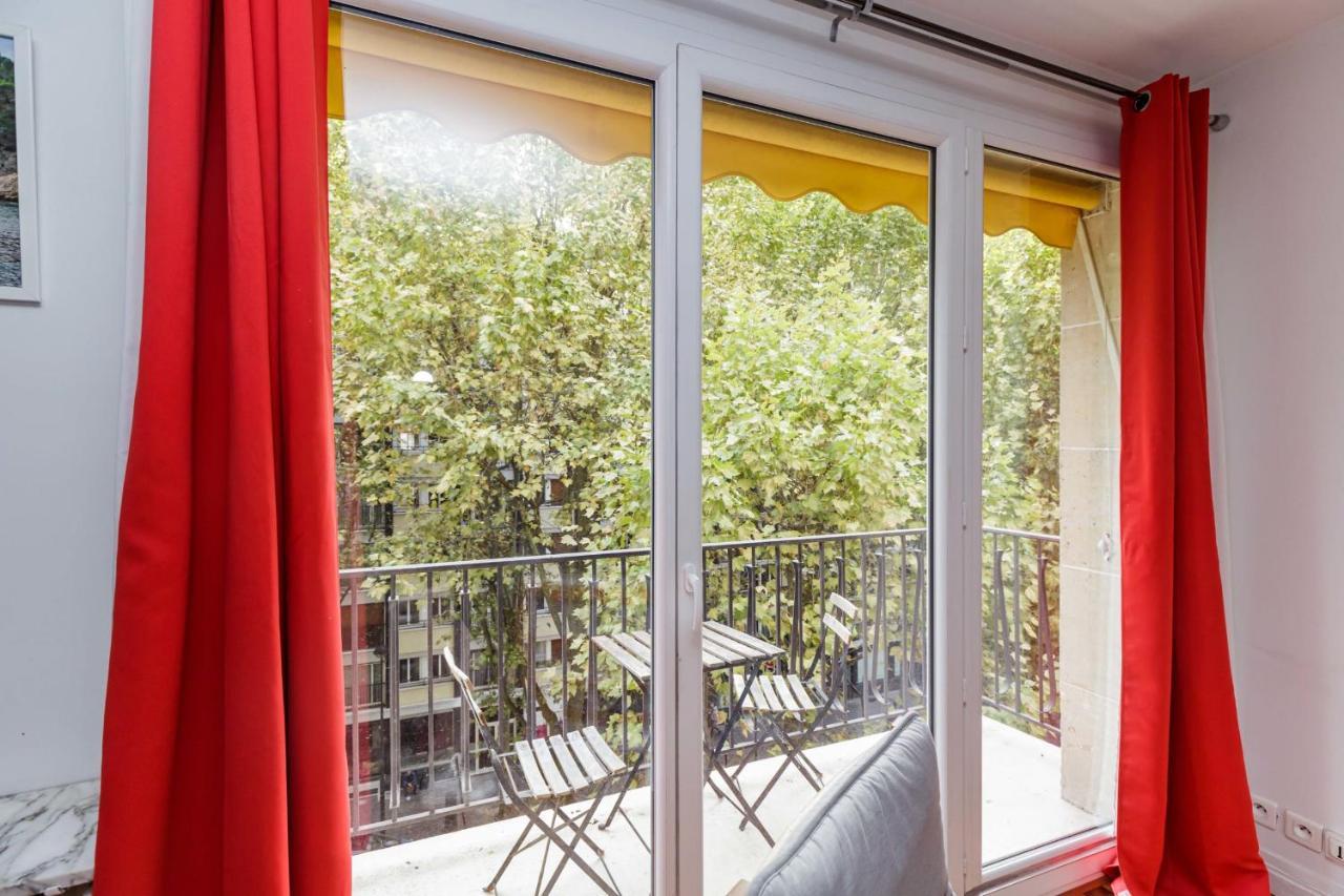 A Cosy Nest With A Balcony Near The Seine Appartement Parijs